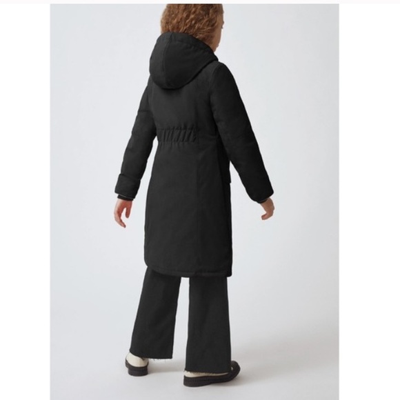 Canada Goose Youth Brittania Parka. Youth XL (18) . Fits like an XS woman - Picture 2 of 15